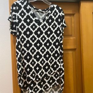 Latched Mama nursing tee